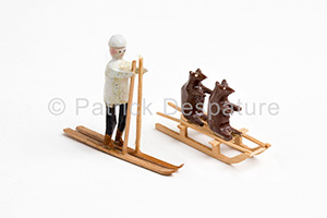 Mes jouets sports d'hiver, Patrick Desparture Collection, Bären auf einen Schlitten und Skifahrer