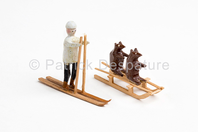 Mes jouets sports d'hiver, Patrick Desparture Collection, Bear on a sled and skier