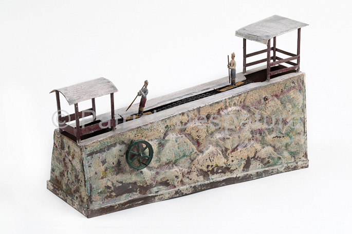 Mes jouets sports d'hiver, Patrick Desparture Collection, Ski slope with skiers