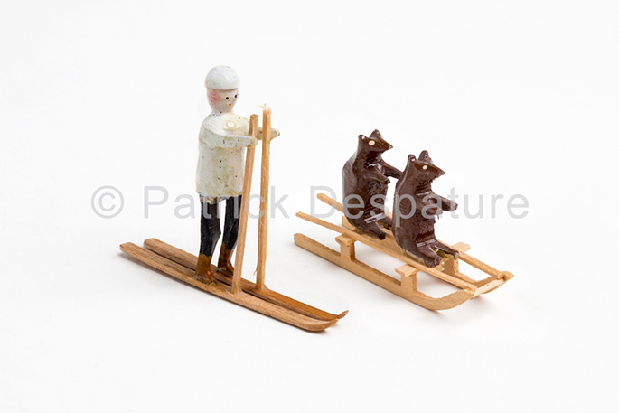 Mes jouets sports d'hiver, Patrick Desparture Collection, Ours sur un traineau et skieur